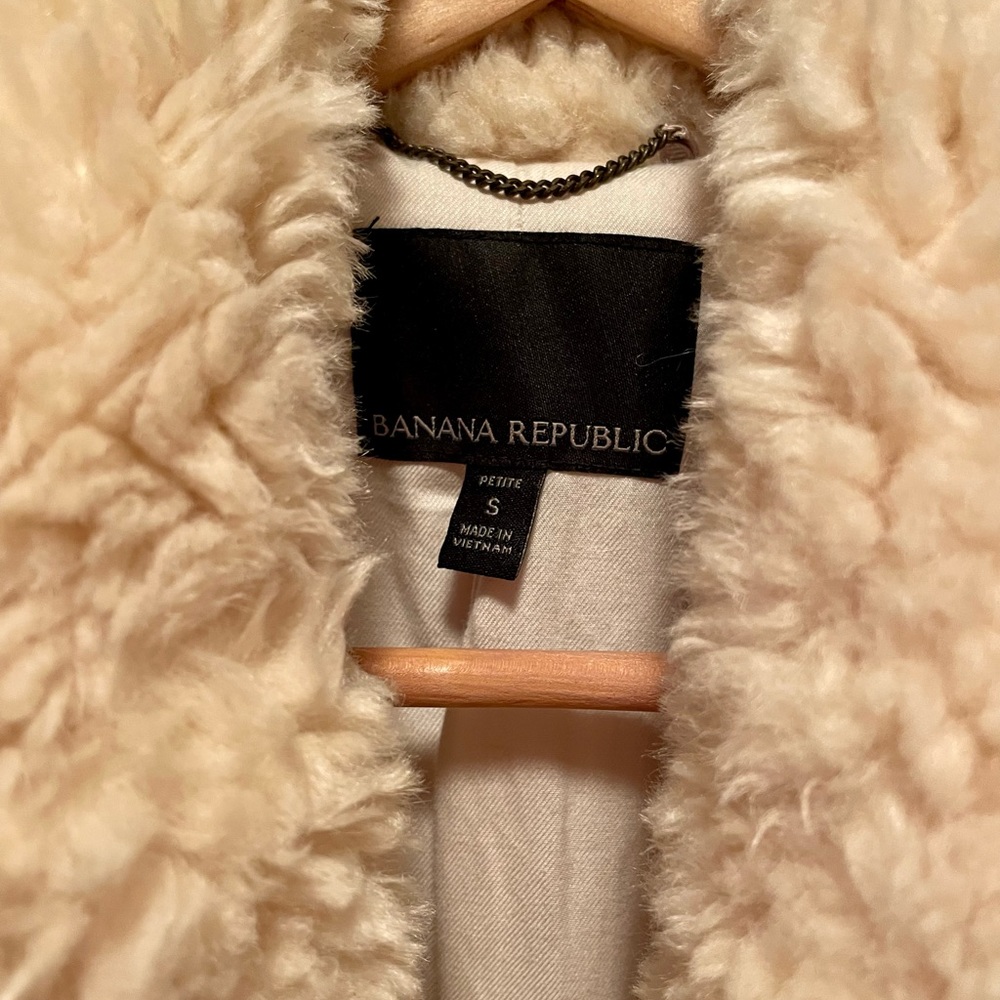 Banana Republic Trench Teddy Coat 🧥 for petite woman